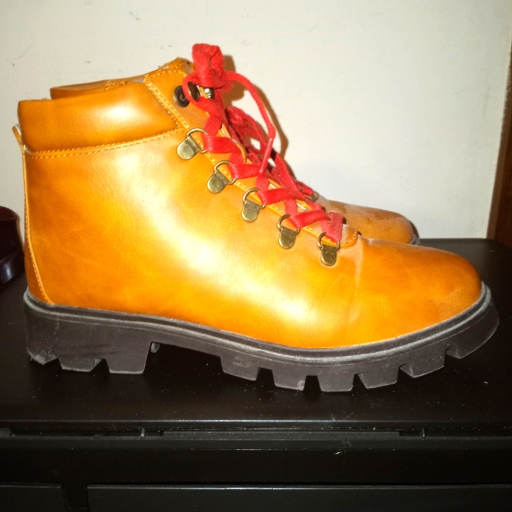 Cognac size 8 lace up lumber style women's boots